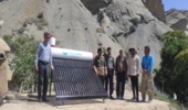 توزیع و نصب آبگرمکن خورشیدی در روستای شیخوله مراوه تپه