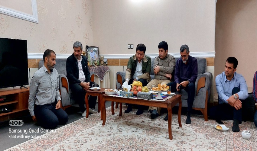 گزارش تصویری / عیادت از خانواده همکار مرحوم به مناسبت اولین سالگرد فوت ایشان