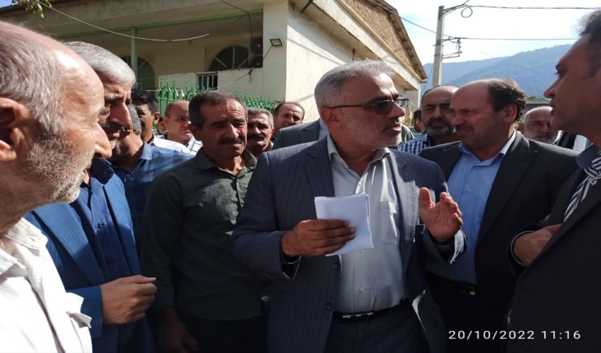 ملاقات چهره به چهره رییس سازمان منابع طبیعی و آبخیزداری کشور با مردم روستای کوهمیان شهرستان آزادشهر