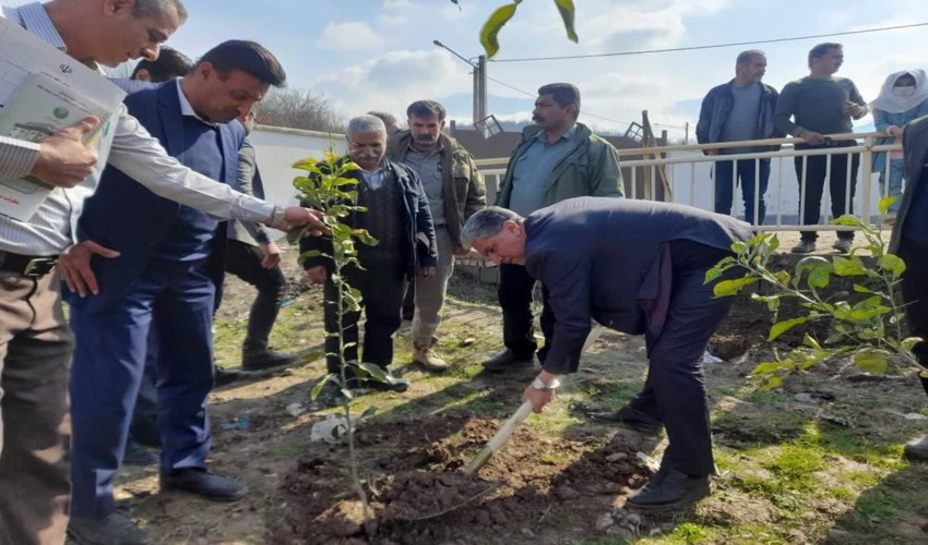 گزارش تصویری مراسم نهالکاری در مدرسه خاتم النبی روستای جعفر آباد شهرستان گرگان 