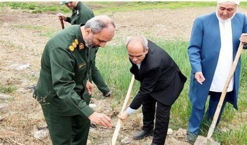 سپاه نینوا  20 هزار اصله درخت مثمر در ۲۵۹۶ هکتار در سطح استان کاشت .