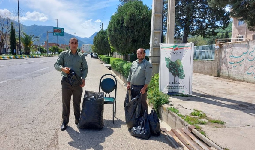 توزیع 5 هزار کیسه زباله و دستکش در روز طبیعت در پارک های جنگلی گلستان 