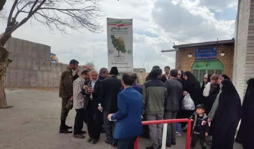 تامین اعتبار مورد نیاز برای تجهیز و زیرساخت های نهالستان قرق در دستور کار قرار بگیرد