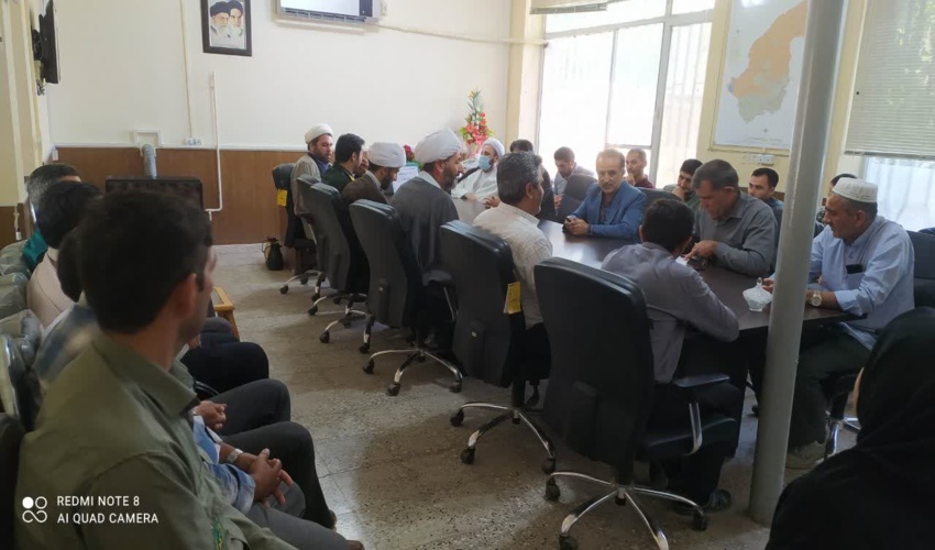 نشست بصیرتی افزایی و هیات های اندیشه ورز با موضوع  "دفاع مقدس " در منابع طبیعی گنبد کاووس 