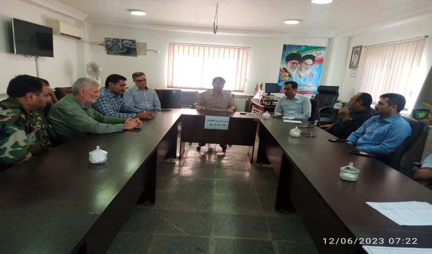 فرم سنجش رضایتمندی ارباب رجوع بر روی درب اتاق ها نصب باشد