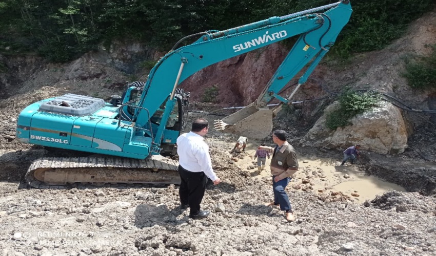 بازدید از پروژه های آبخیزداری حوزه چهل چای مینودشت 