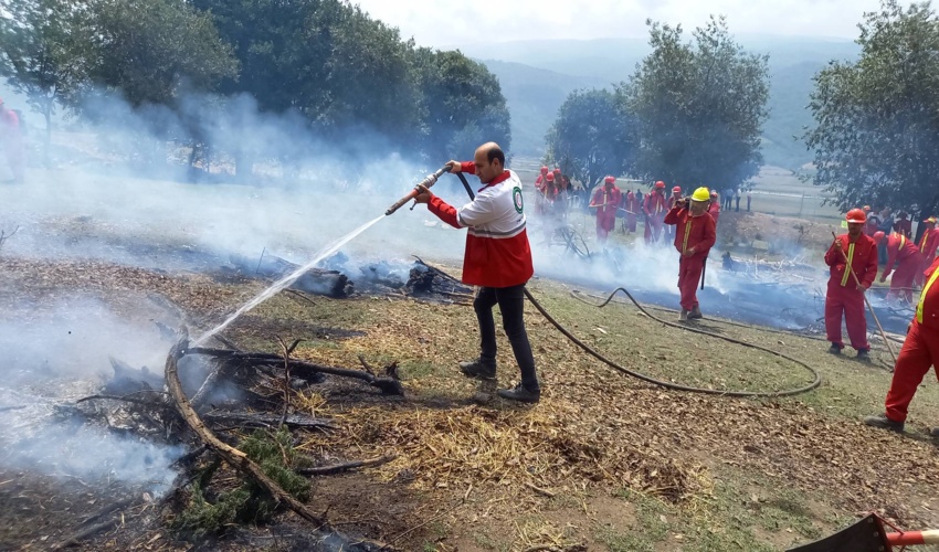 اجرای عملیات مانور اطفاء حریق نیروهای منابع طبیعی و آبخیزداری گالیکش