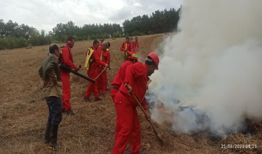 اجرای عملیات مانور اطفاء حریق نیروهای منابع طبیعی و آبخیزداری و ستاد بحران آزادشهر