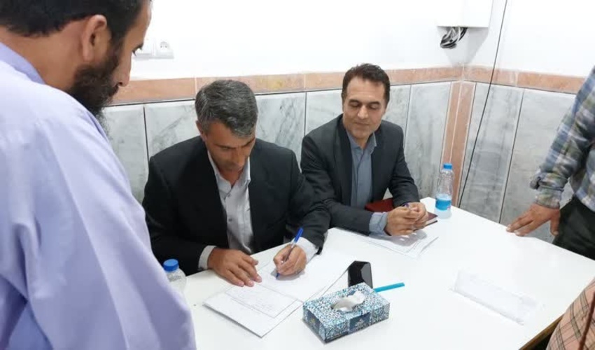 رییس اداره ارزیابی عملکرد منابع طبیعی و آبخیزداری گلستان در میز خدمت رضا آباد رامیان