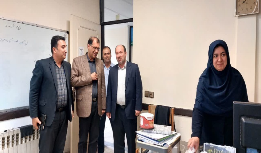 گزارش تصویری دیدار مدیرکل منابع طبیعی و آبخیزداری با کارکنان به مناسبت هفته دولت و روز کارمند