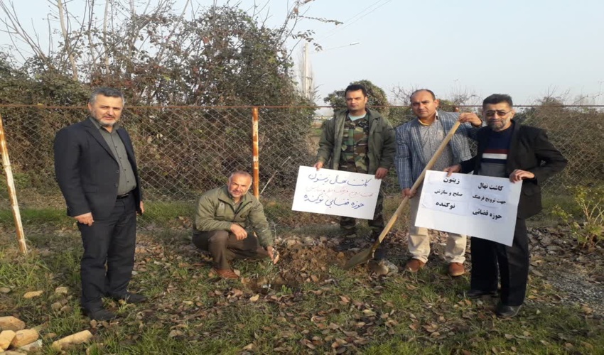 ویش «کاشت نهال زیتون» به یاد کودکان شهید غزه و جمعی از شهدای اقدام تروریستی گلزار شهدای کرمان 