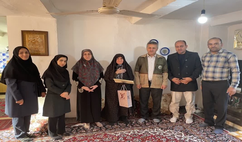 رئیس منابع طبیعی و آبخیزداری بندرگز از خانواده شهید عارف بهی دیدار کرد