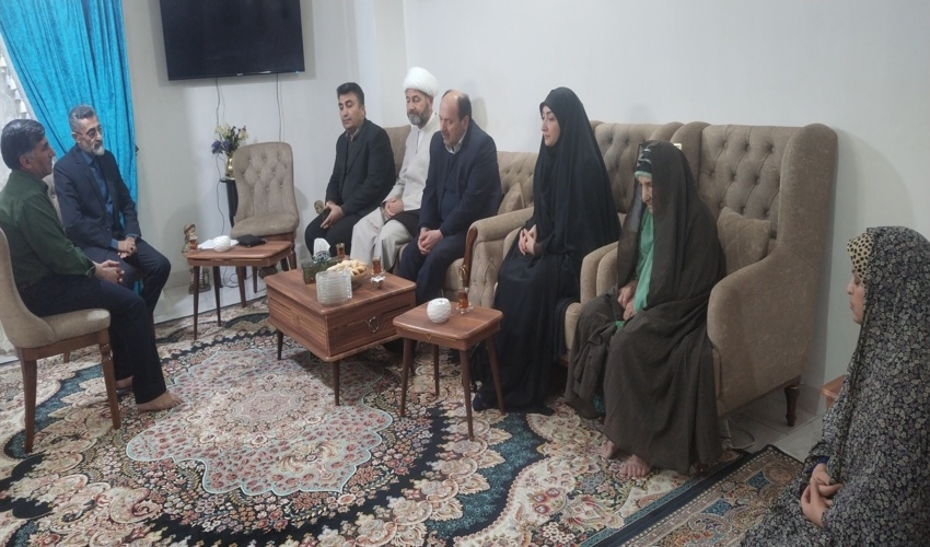 بازدید مدیرکل منابع طبیعی و آبخیزداری گلستان از خانواده شهدا