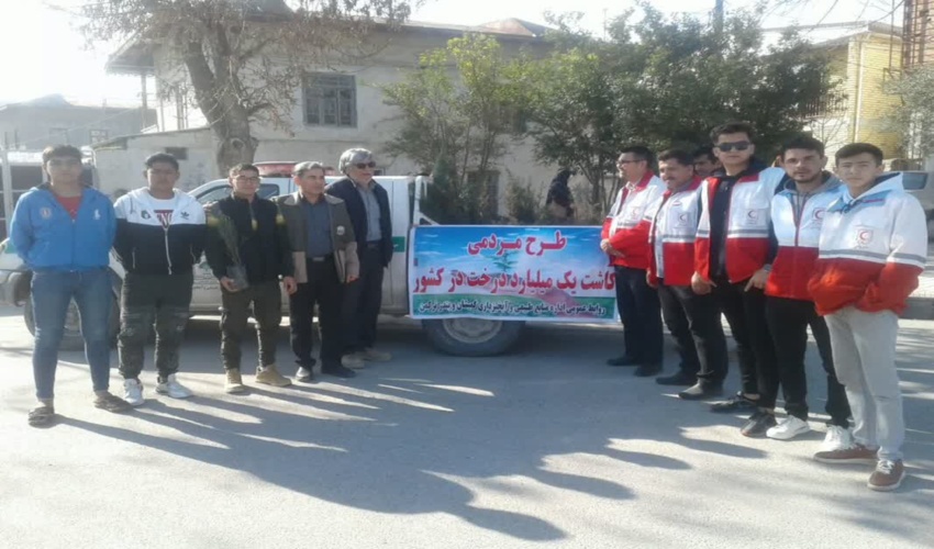 حضور رئیس و کارکنان منابع طبیعی و آبخیزداری گمیشان و بندرترکمن در راهپیمایی یوم الله ۲۲ بهمن 