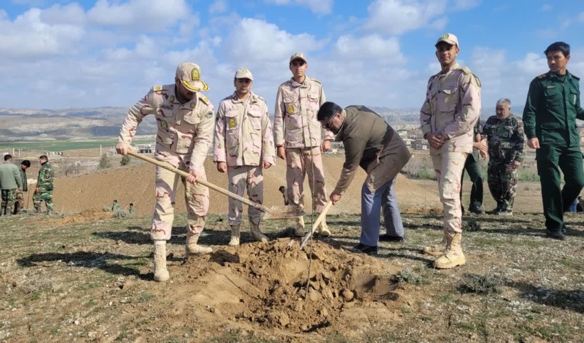 پارک 16 هکتاری سردار سلیمانی مراوه تپه با همکاری بسیج سازندگی نهالکاری شد    