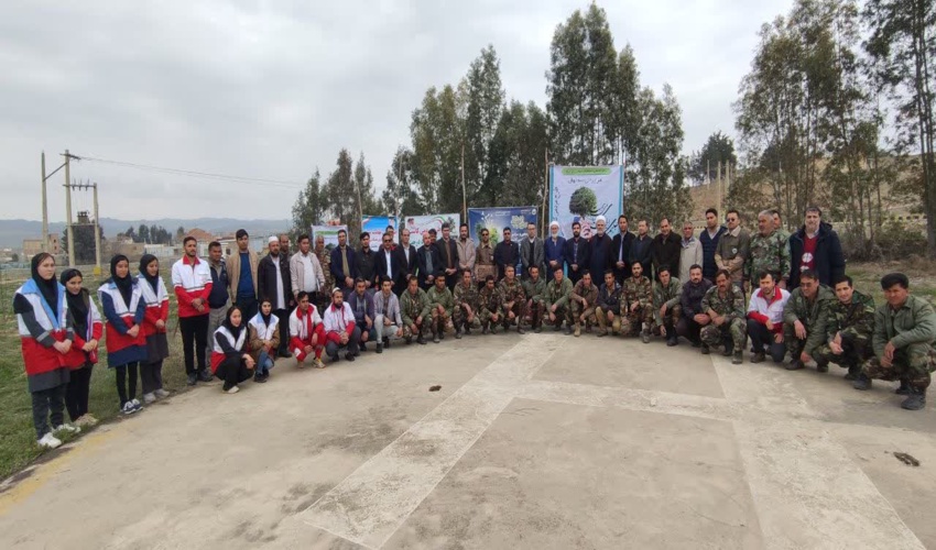 به مناسبت آغاز هفته منابع طبیعی مراسم درختکاری در مراوه تپه برگزار شد