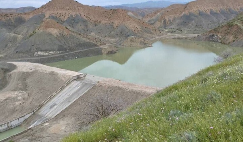 کنترل سیلاب  و ذخیره رواناب با ایجاد بند های خاکی در مراوه تپه