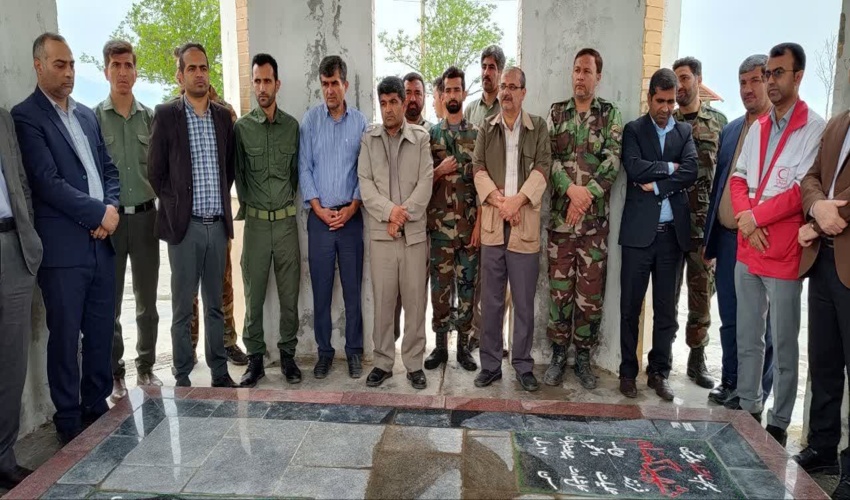 پاکسازی محیط های عمومی تپه نورالهشدا و پارک امام حسین (ع) در کلاله 