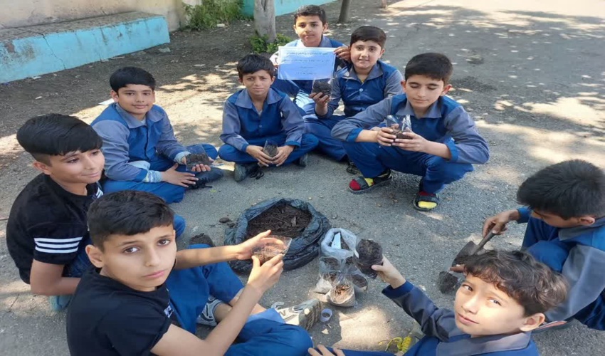 نهمین نهالستان در طرح هر مدرسه یک نهالستان در مدرسه ابوریحان شهرستان آزادشهر 
