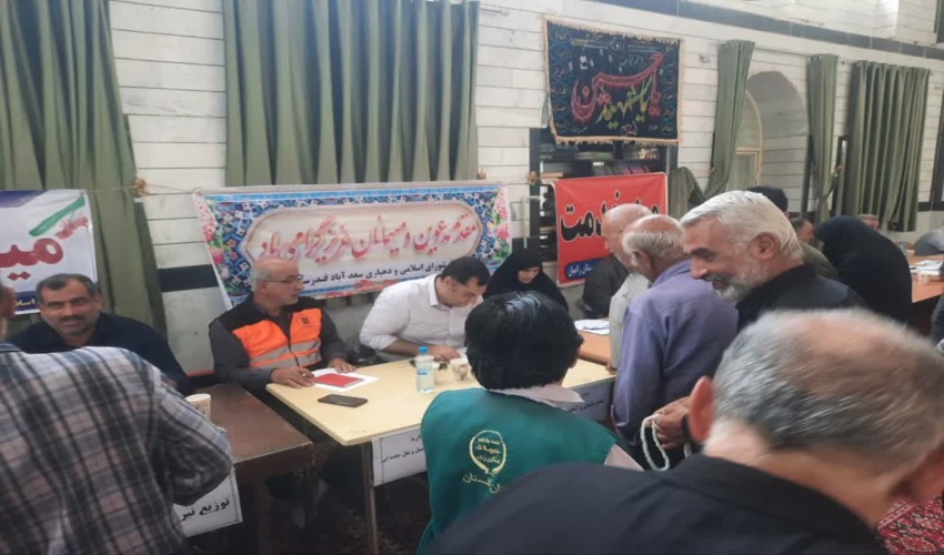 برپایی میز خدمت در شهرستان رامیان به مناسبت گرامیداشت هفته دولت