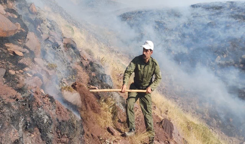 بخشی از مراتع علی‌آباد کتول دچار حریق شد