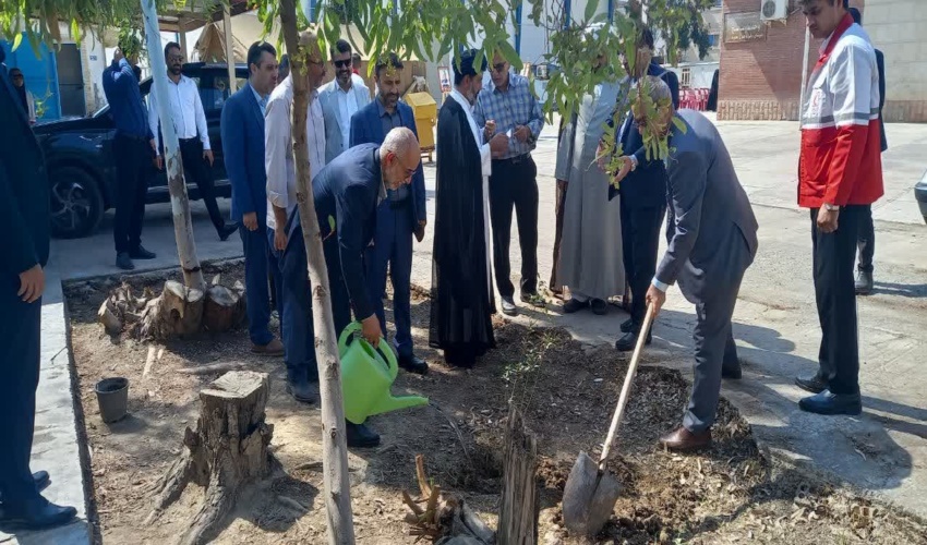 نواختن زنگ مهر و کاشت نهال در مدرسه دخترانه حضرت معصومه (س) آق قلا 