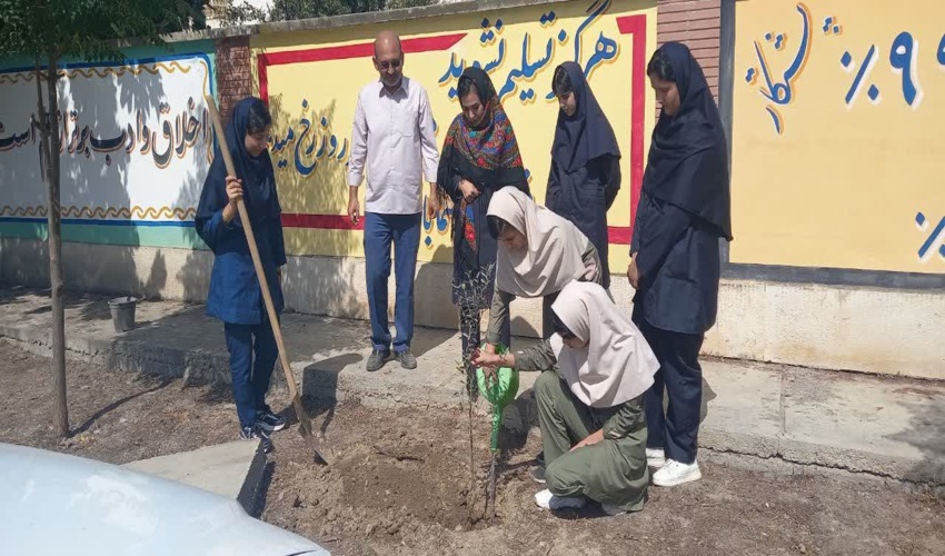غرس نهال دانش آموزان گلستانی همزمان با بازگشایی مدارس به صورت هماهنگ کشوری