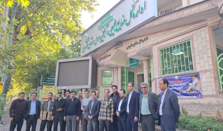 حضور معاونین و کارکنان منابع طبیعی و آبخیزداری گلستان در راهپیمایی یوم‌الله سیزدهم آبان ماه