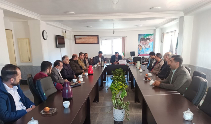 توسعه فضای سبز در اطراف صنایع و معادن بسیار حایز اهمیت است