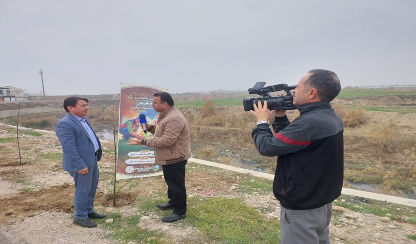 پویش کاشت درخت به نام پدر گنبدکاووس همزمان با سراسر کشور برگزار شد