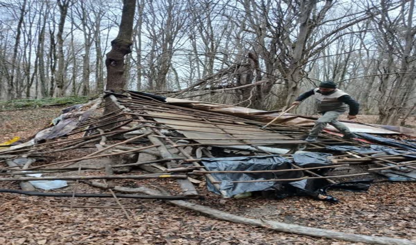 12 کلبه چوبی غیر مجاز در جنگل های حوزه شهرستان گرگان تخریب شد