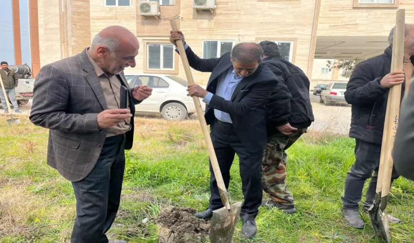 آیین کاشت درخت به مناسبت روز درختکاری و هفته منابع طبیعی در بندرگز برگزار شد