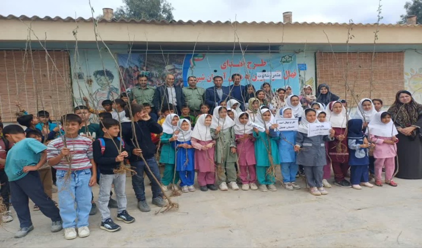 آموزش و کاشت و توزیع نهال رایگان در قالب پویش نهالکاری «سرو ایران» در گنبدکاووس
